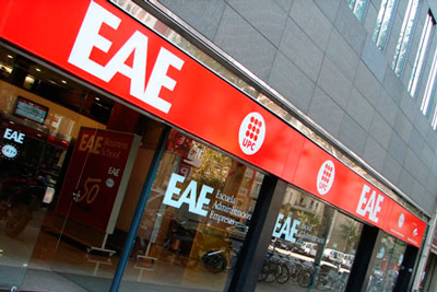 Carlos Ávila desvela los secretos de la franquicia más grande del mundo para los alumnos de la EAE Business School.